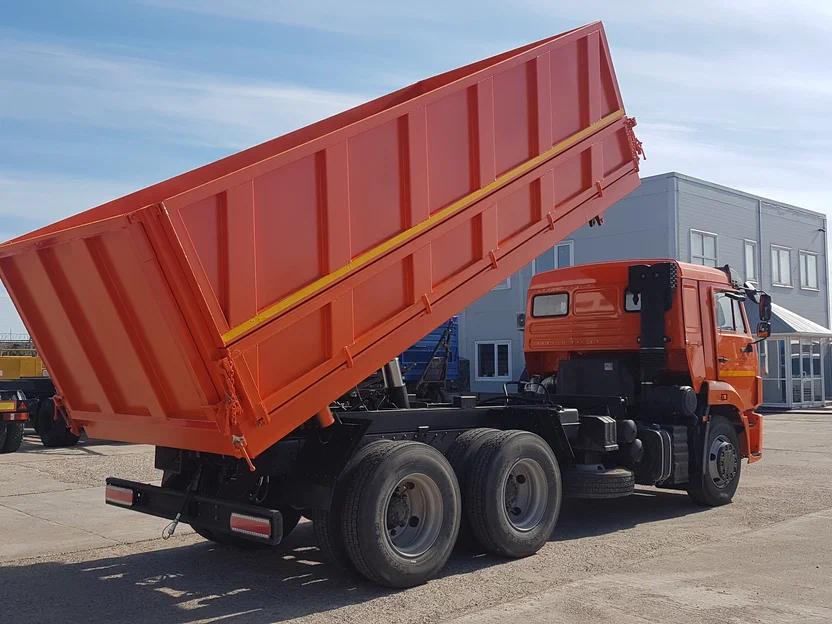 Dump truck